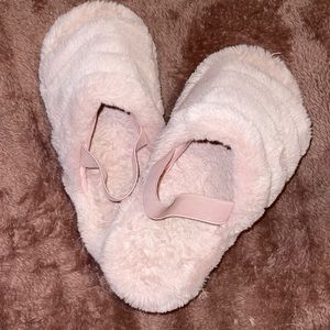 Pink size 9-10 Fuzzy Slippers
